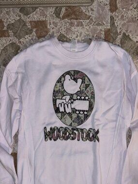 WOODSTOCK SWEATSHIRT